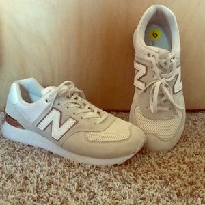 New balance women’s size 9 shoes